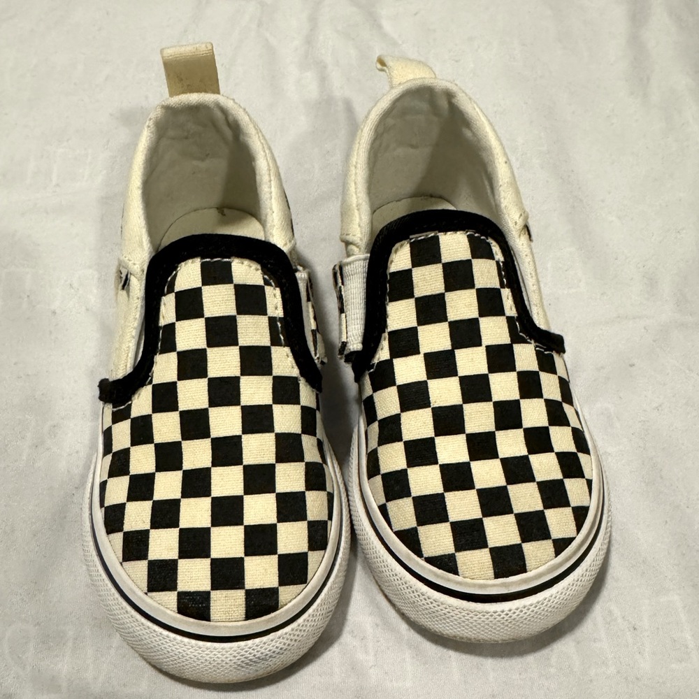 Toddler vans checkered slip on shoe size 8